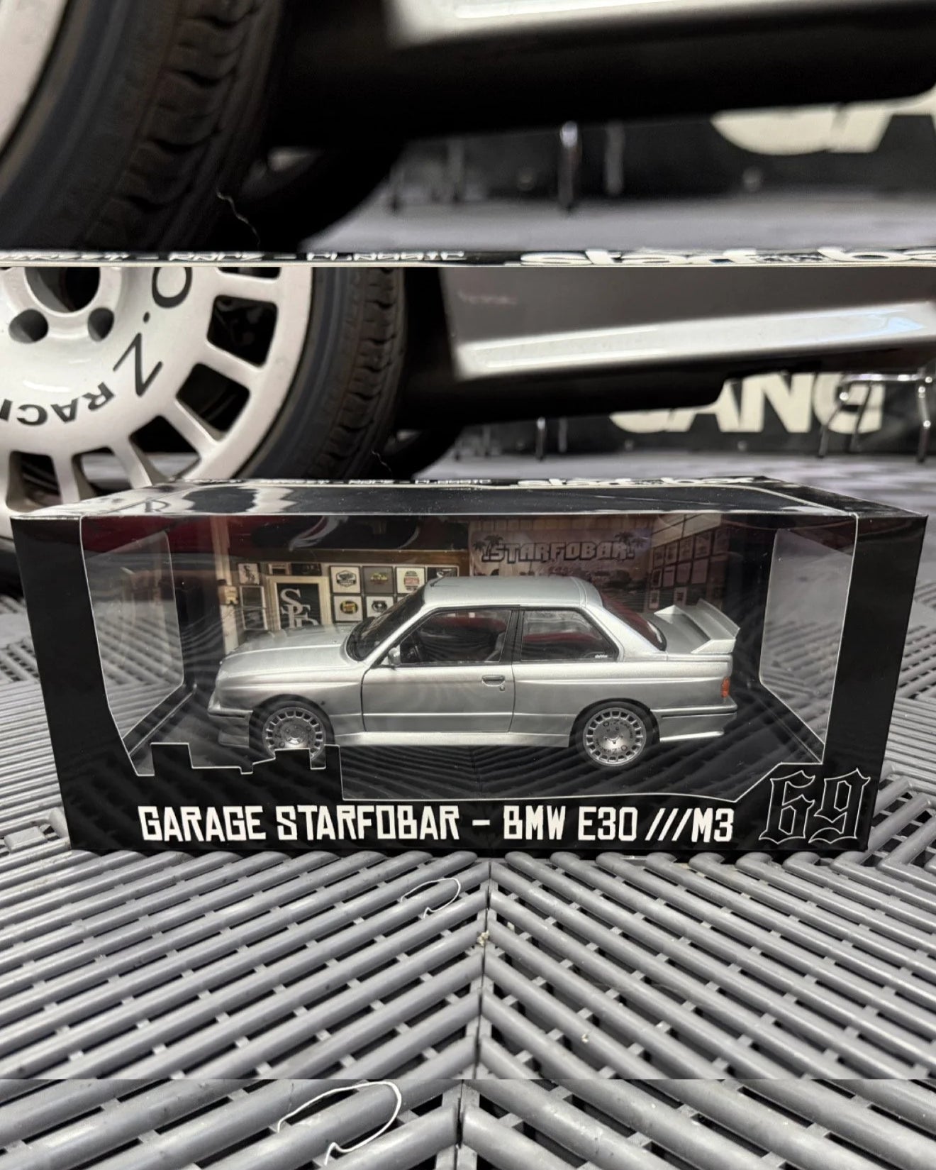 Miniature BMW E30 M3 STARFOBAR 1/18 (Série limitée)